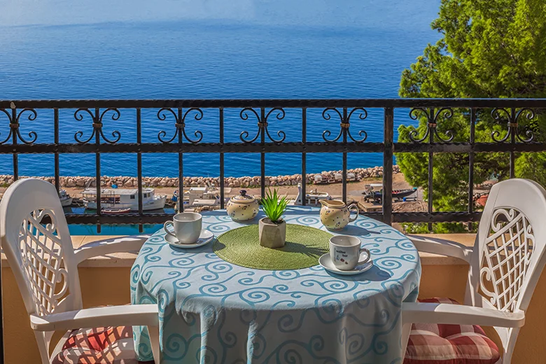 balcony with sea view - apartments Gudelj, Drašnice