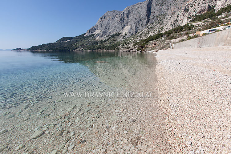 Drašnice - pebble beach and crystal clear sea