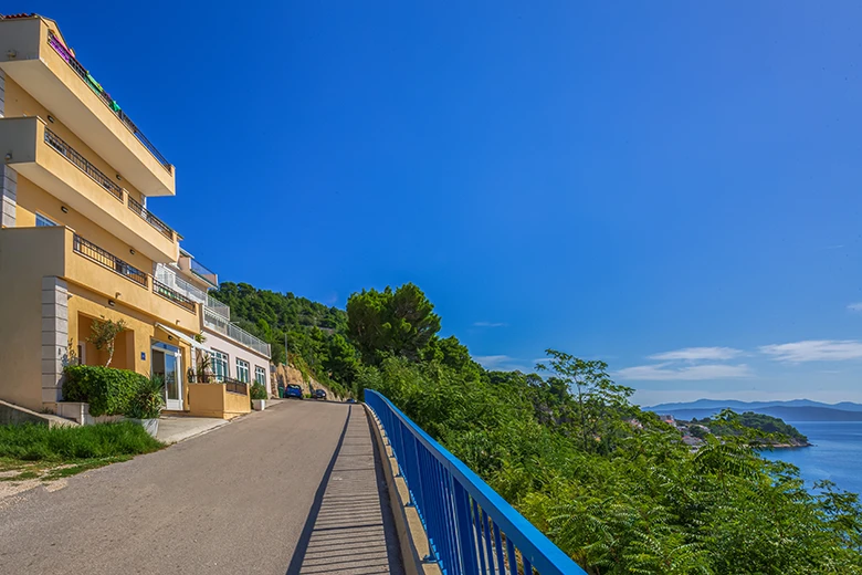 house - apartments Gudelj, Drašnice